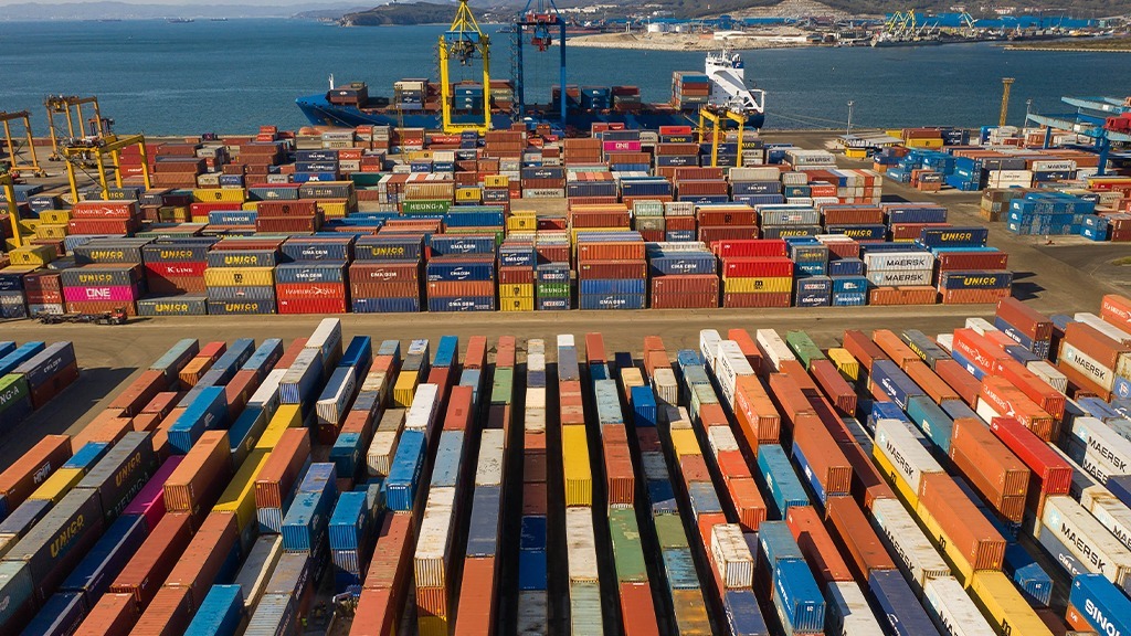Gobierno pisó fuerte las importaciones, pero no pudo revertir la caída de 70% del superávit comercial